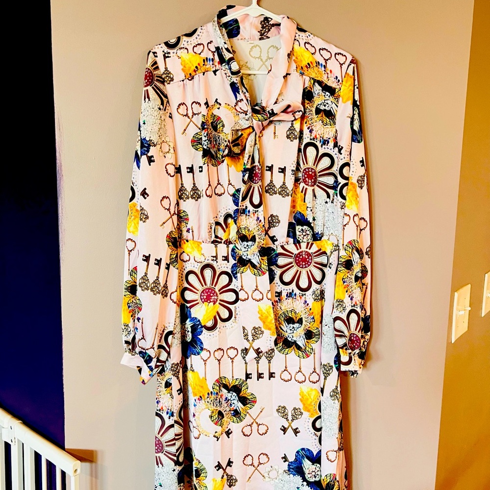Women silk dress. Gently worn.